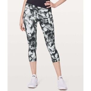 LULULEMON Speed Up Crop 21” Blush Blossom Alpine White Black Luxtreme ~ Size 6